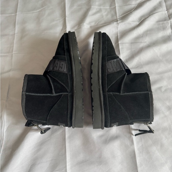 Mens UGGs boots size 10 - Picture 2 of 5